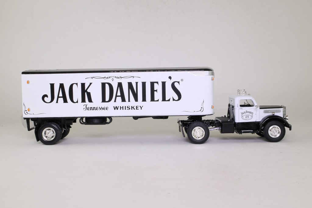 Matchbox Collectibles DYM92015; 1948 Diamond T Tractor Trailer; Jack Daniel's